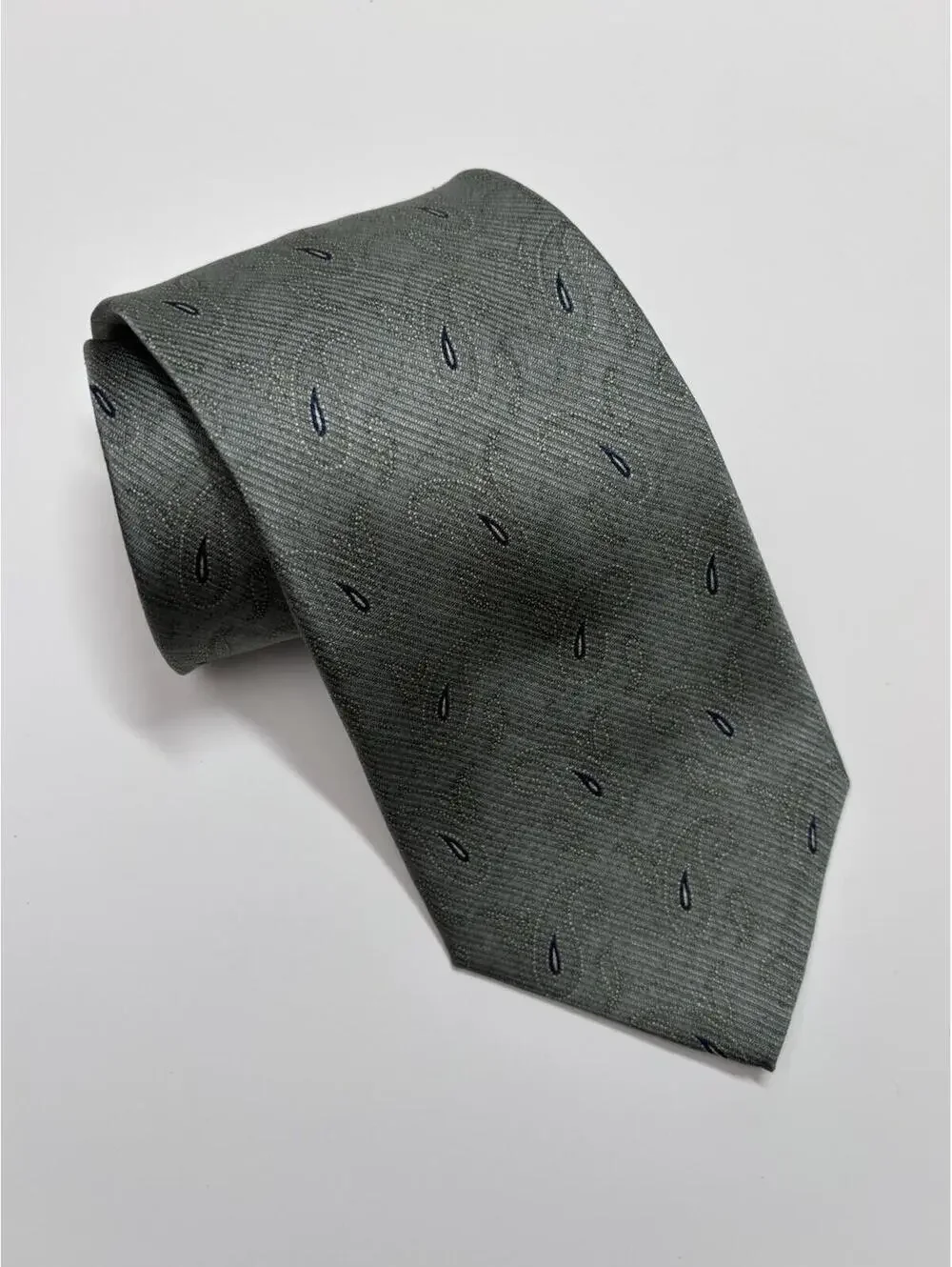 Nautica 100% Silk Tie In Sage‎ Green Paisley